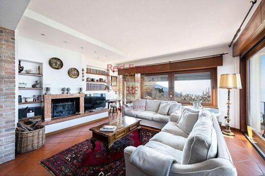 Вилла в Торри-дель-Бенако