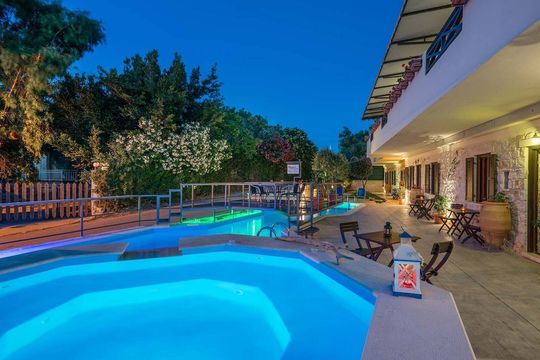 Отель в Закинф