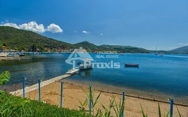 Отель в Ситониа