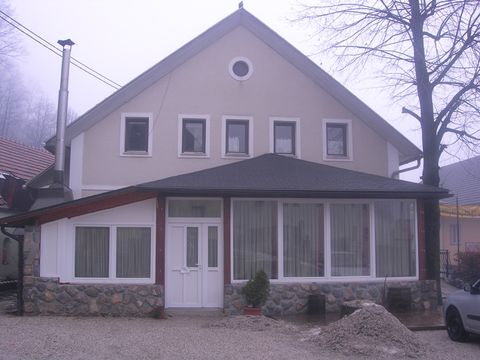 Коммерческая недвижимость в Шкофья-Лока