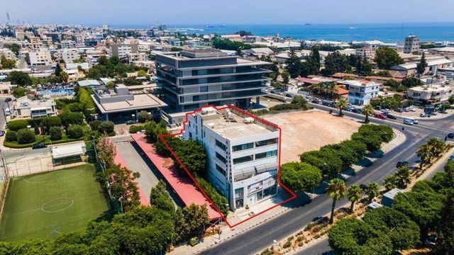 Коммерческая недвижимость в Лимассол