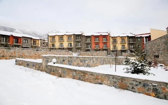 Отель в озеро Вегоритис