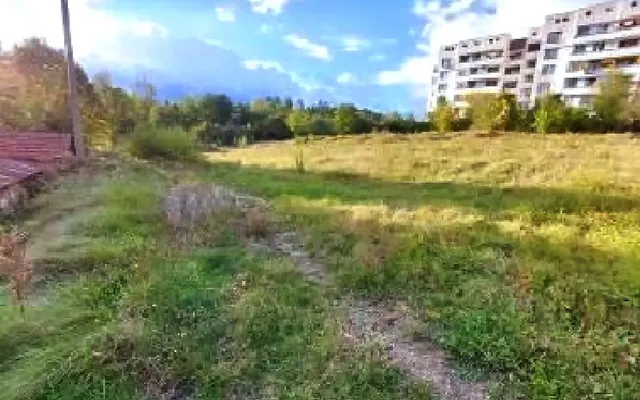 Земельный участок в Трявна
