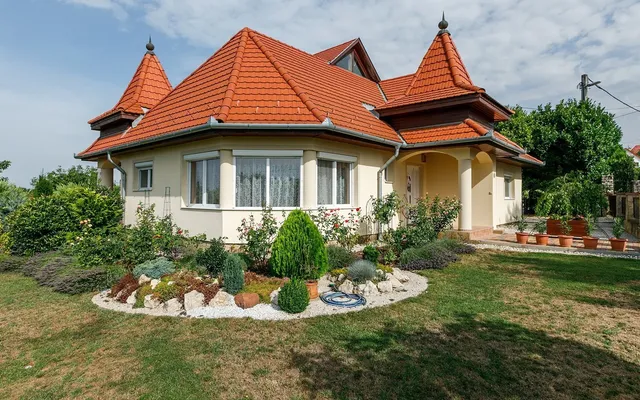 Вилла в Черсегтомай