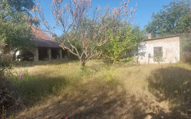 Земельный участок в Инджия