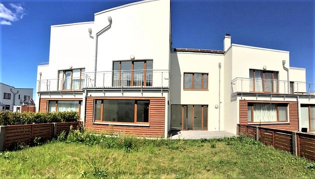 Дом в Бабит