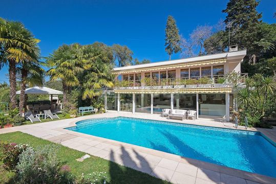 Вилла в Кап-д'Антиб