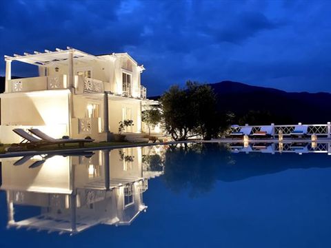 Отель в остров Корфу