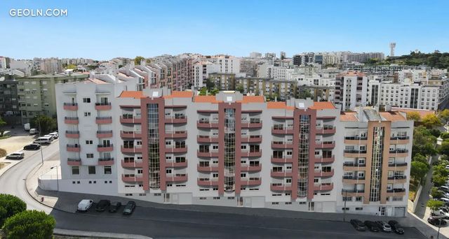 Eduardo Viana 6 in Almada