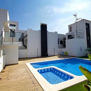 Таунхаус в Авиньо Ноу, фото 2