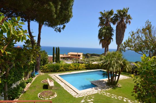 Таунхаус в Калелья