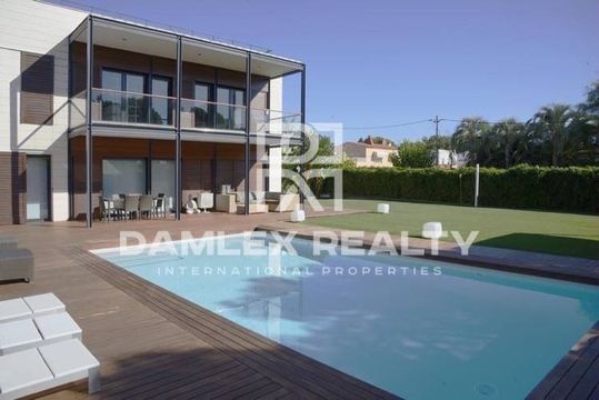 Вилла в Сиджес