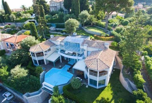 Вилла в Рокбрюн-Кап-Мартен