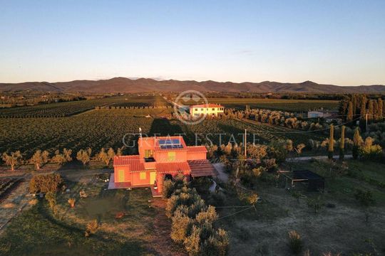 Дом в Кастаньето-Кардуччи