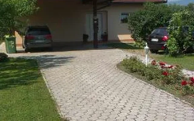 Дом в Целе