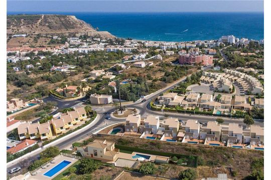 Отдельный дом в Луш