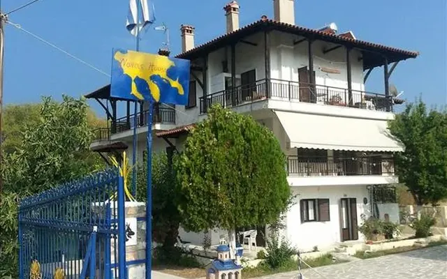 Отель в Ситониа