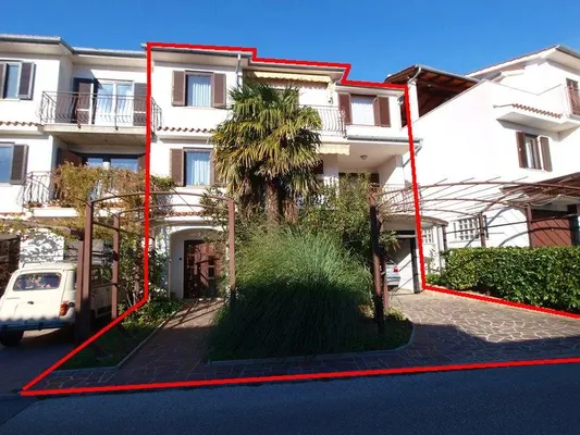 Таунхаус в Луция