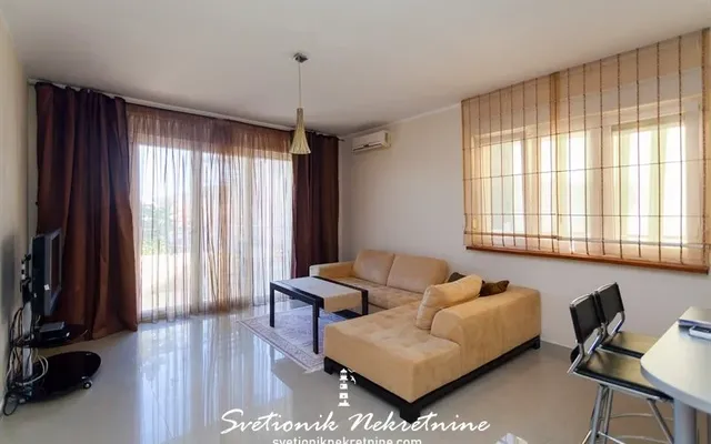 Студия в Дженовичи