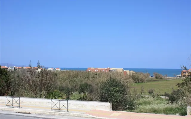 Земельный участок в Платаниас