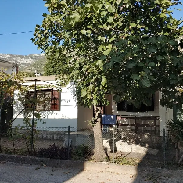 Отдельный дом в Сутоморе, фото 1