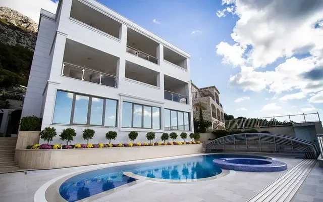 Вилла в Режевичи