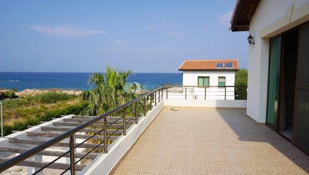 Вилла в Эсентепе