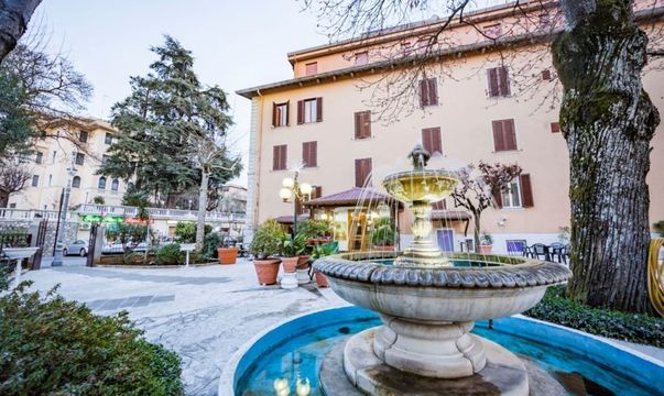 Отель в Фьюджи