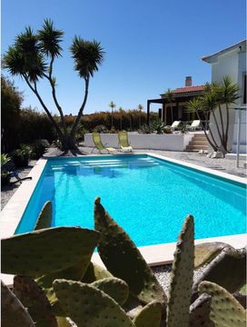 Дом в Сетубал