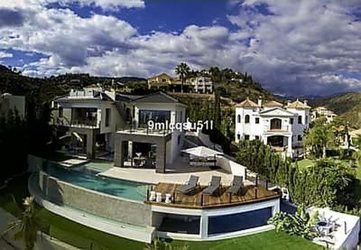 Вилла в Ломас де Ла Кинта