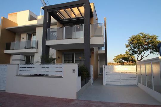 Таунхаус в Гуардамар-дель-Сегура