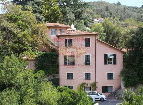 Вилла в Империя