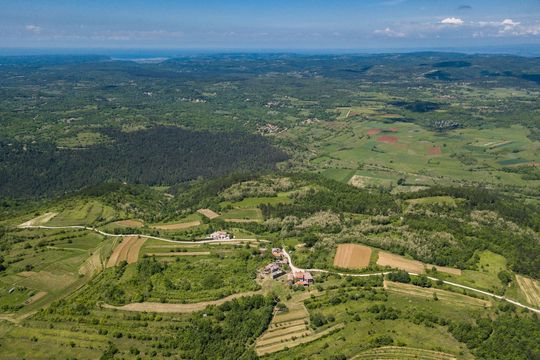 Усадьба в Опрталь