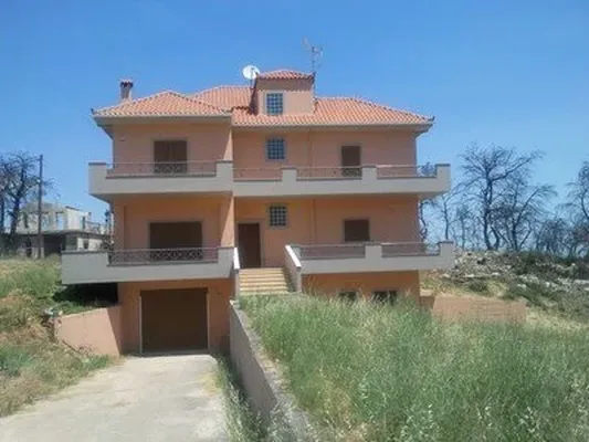 Отдельный дом в Каламос