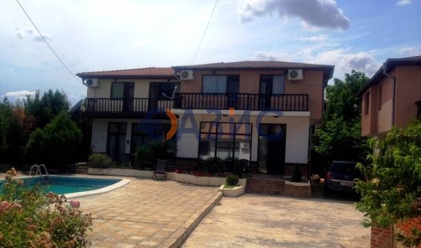 Дом в Порой