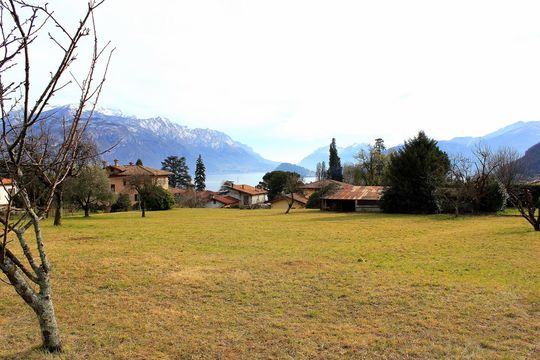 Земельный участок в Менаджо