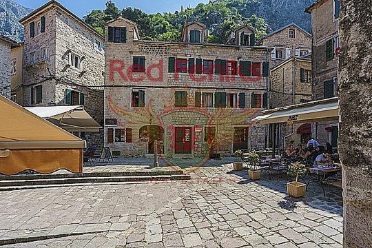 Различного назначения в Котор