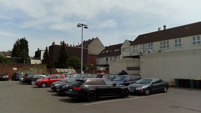 Коммерческая недвижимость в Крефельд