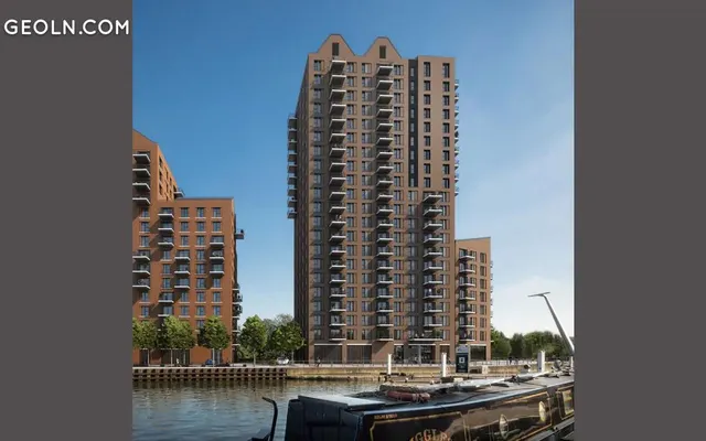 Lock 17 in London