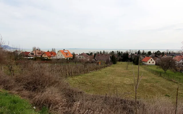 Земельный участок в Balatongyörök