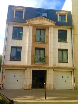 Дом в Париж