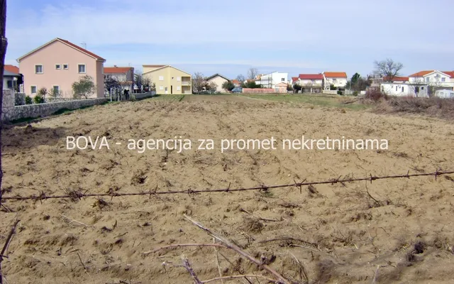 Земельный участок в Нин