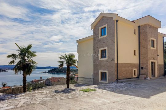 Квартира в Каменари