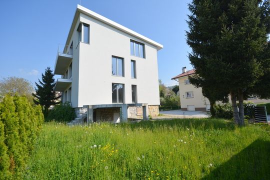 Таунхаус в Бежиград