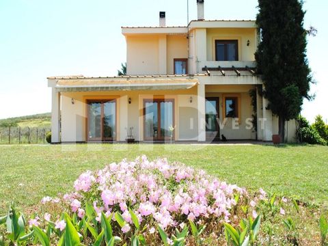 Отдельный дом в Неа-Мудания