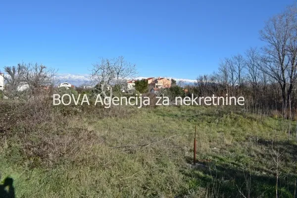 Земельный участок в Нин