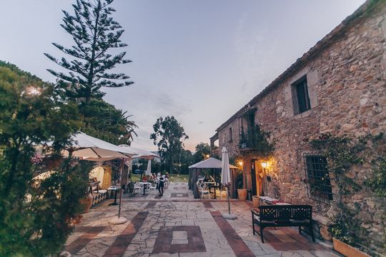 Отель в Калонже