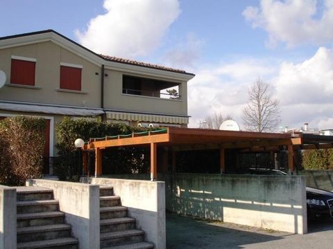 Таунхаус в Линьяно-Саббьядоро