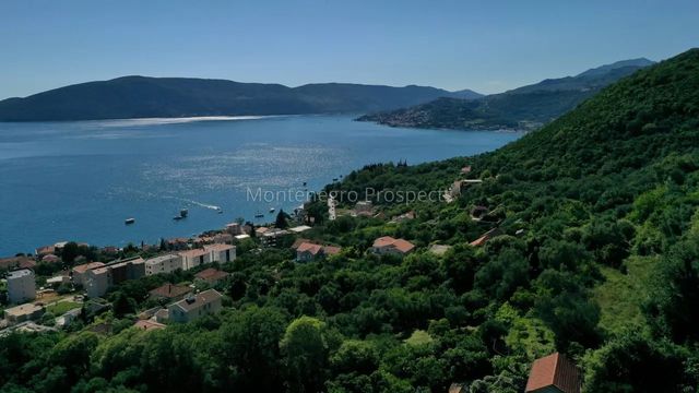 Земельный участок в Кумбор