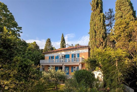 Вилла в Омишаль